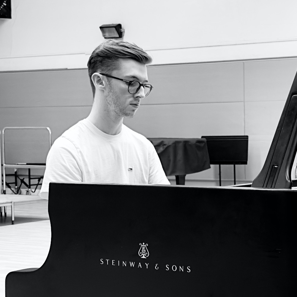 Photo of Andrew Smith (he/him)